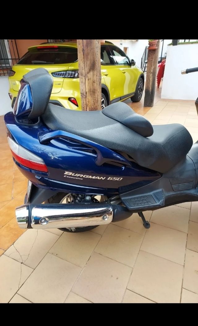 Suzuki Burgman 650 Azul