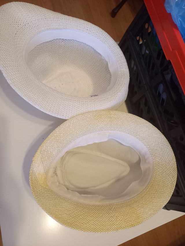 2 Sombreros
