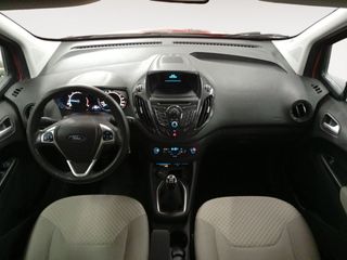 Ford Tourneo Courier 1.0 EcoBoost Titanium
