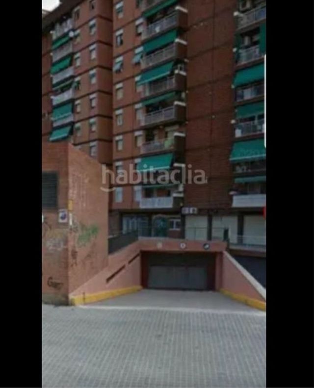 Plaza garaje coche grande agosto días