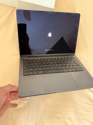MacBook Pro 14" M3 Pro nuevo 