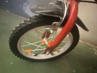 Bicicleta infantil Scalextric roja 
