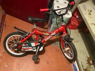 Bicicleta infantil Scalextric roja 
