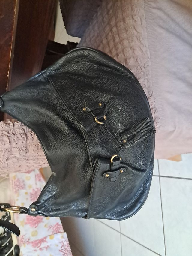 Borsa a spalla nera in pelle