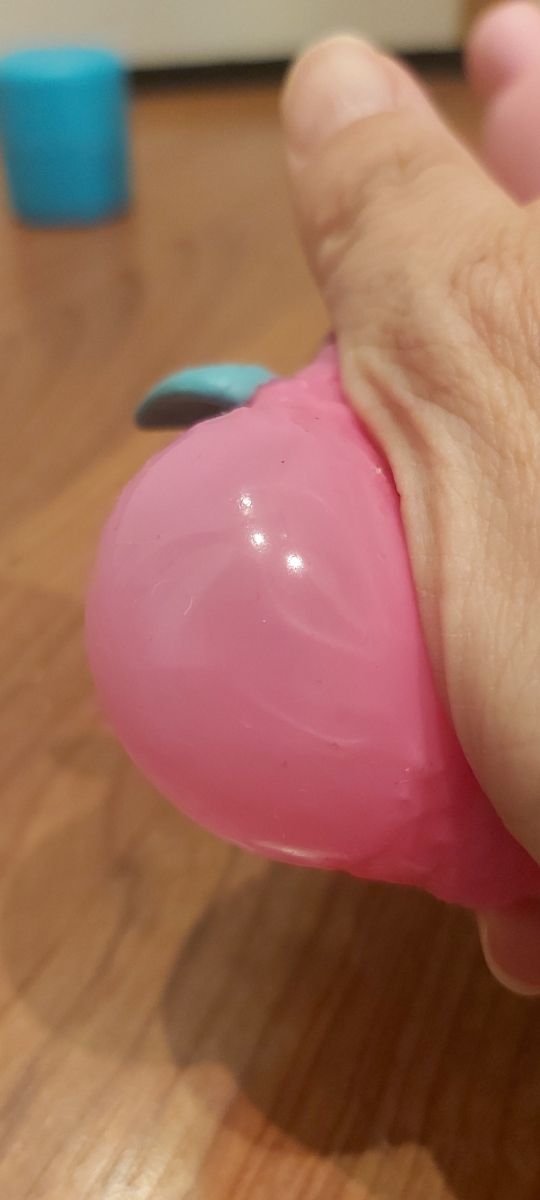 Squishy Conejo & Furby