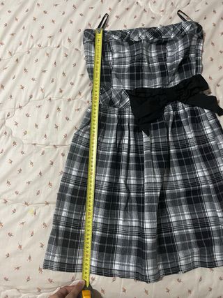 Vestido blanco y negro a cuadros