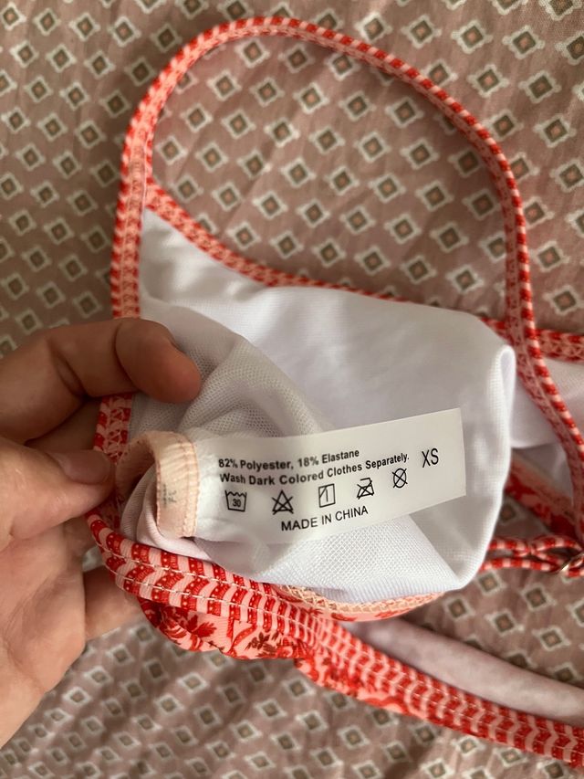 Bikini top rojo y rosa