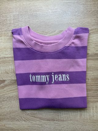 Camiseta Tommy Hilfiger rayas rosa-morada