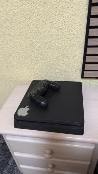 PS4 (PlayStation 4) slim