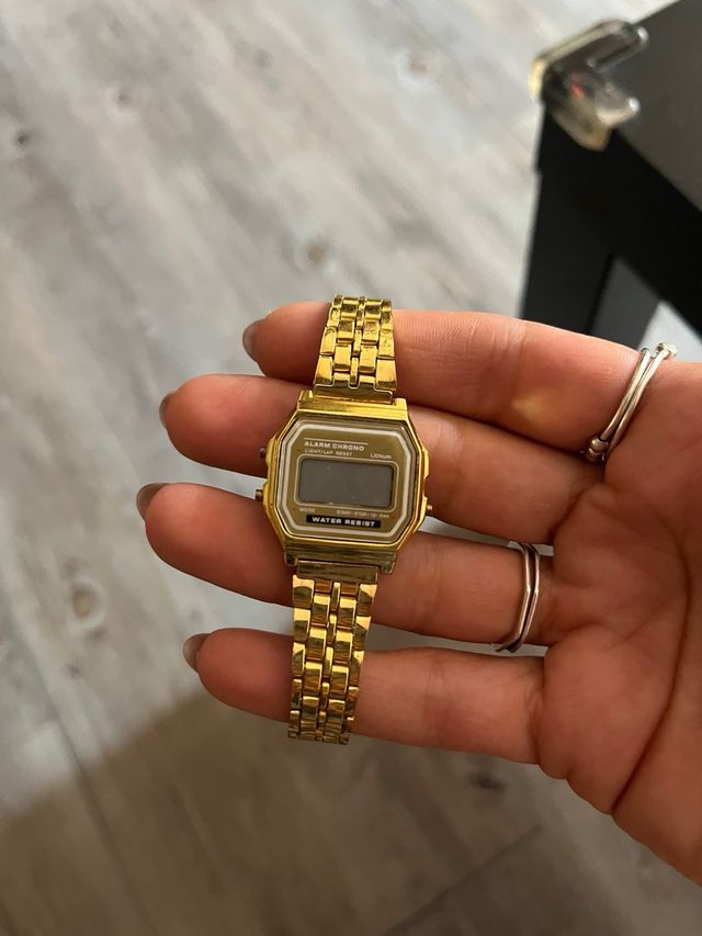 Reloj dorado vintage