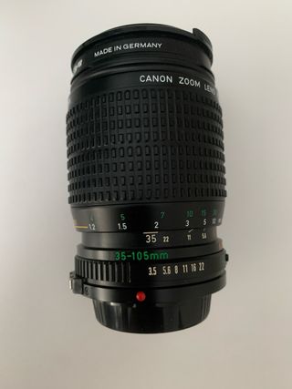 Canon T70: Cámara réflex analógica + extras