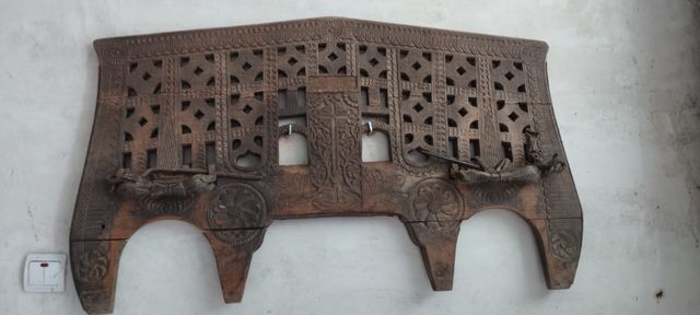 Arca Maragata de nogal r