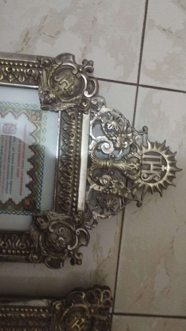 Antiguos relicarios y marcos