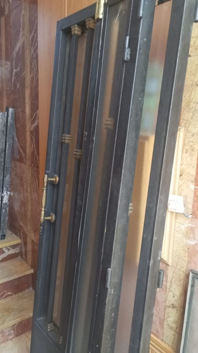 Puerta forja negra - 2 hojas