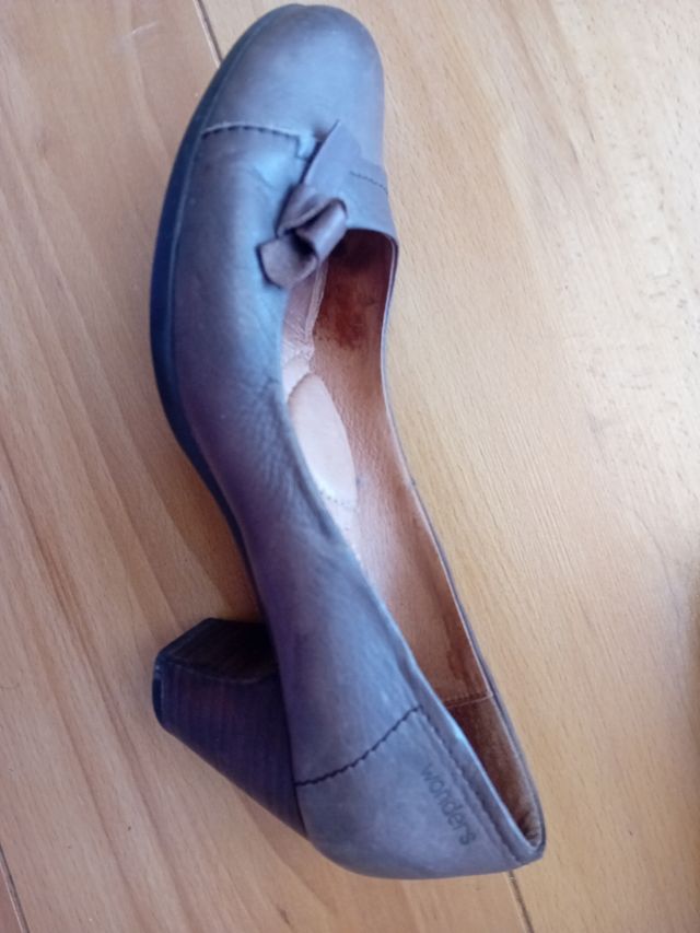 Zapatos Wonders marrones