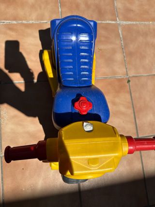 Moto correpasillos infantil amarilla y azul