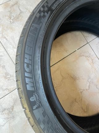 Neumáticos Michelin Pilot Sport 3  275/40/19