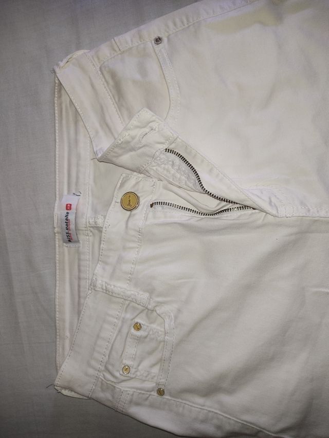 Shorts blancos Guess