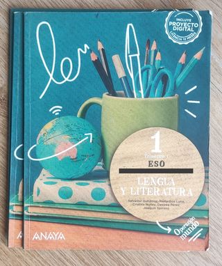 Libros de diferentes materias de 1° y 3° de ESO