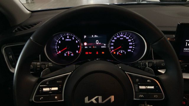 Kia Ceed 1.5 MHEV 103KW TECH DCT 140 5P