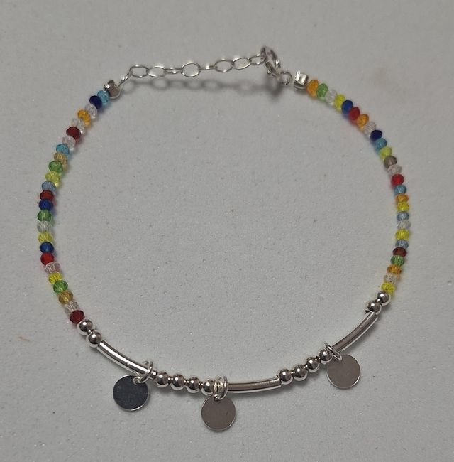 51048 Pulsera bolitas de colores y chapitas plata