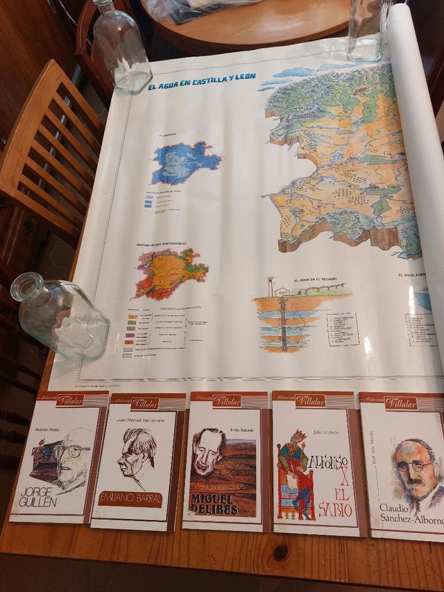 Mapa Castilla y León + 5 Libros