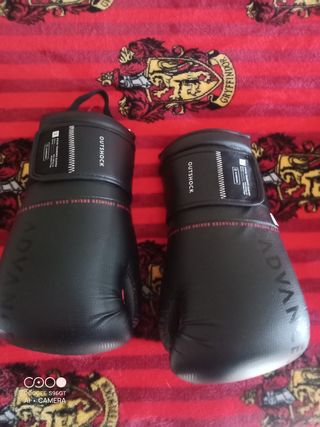 Guantes boxeo Leone y Outshock Advance de 10oz.