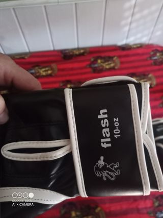 Guantes boxeo Leone y Outshock Advance de 10oz.