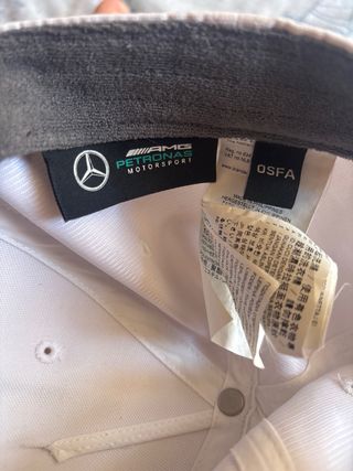 Gorra de Mercedes AMG