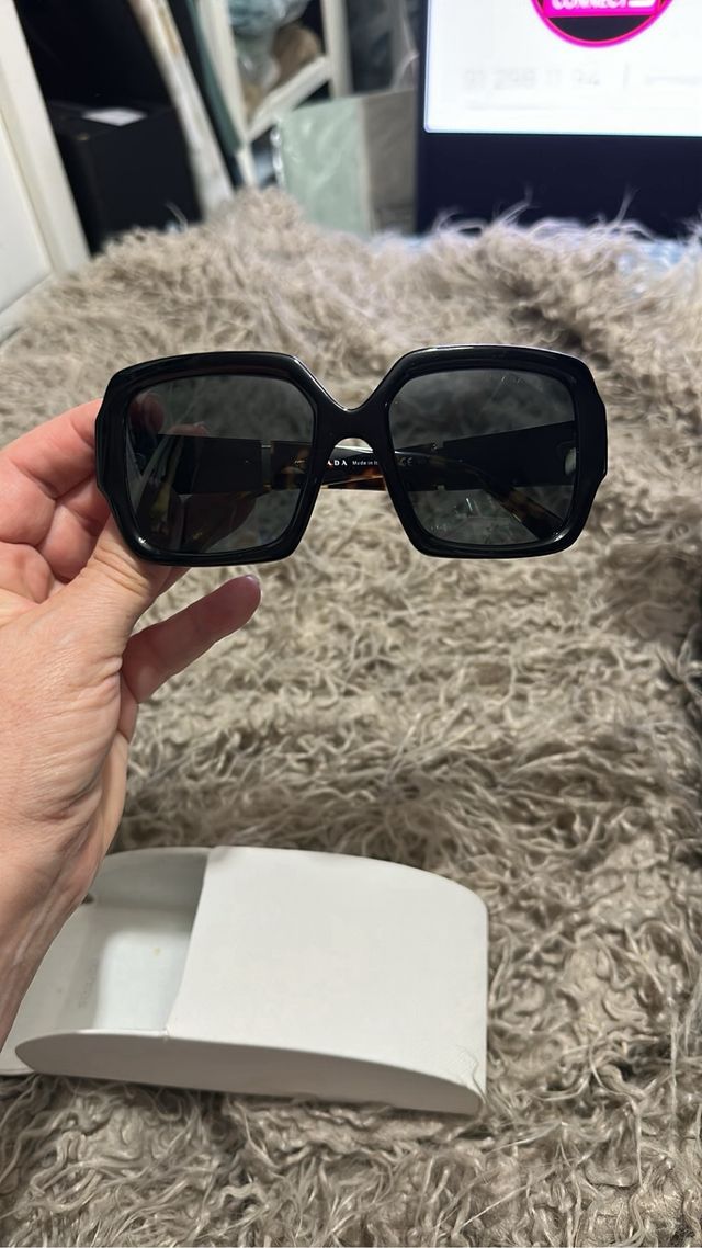 Óculos Prada - Preto/Castanho