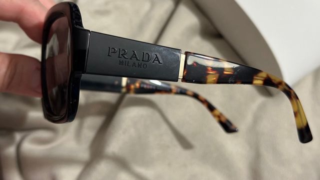 Óculos Prada - Preto/Castanho