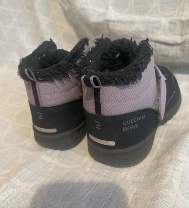 Botas Quechua niño o niña. talla 27/28 poco uso