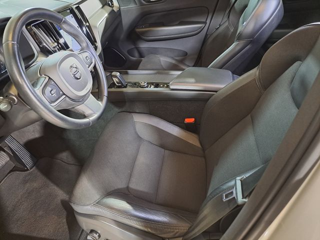 Volvo XC60 2.0 T8 Bussines Plus 390 AWD