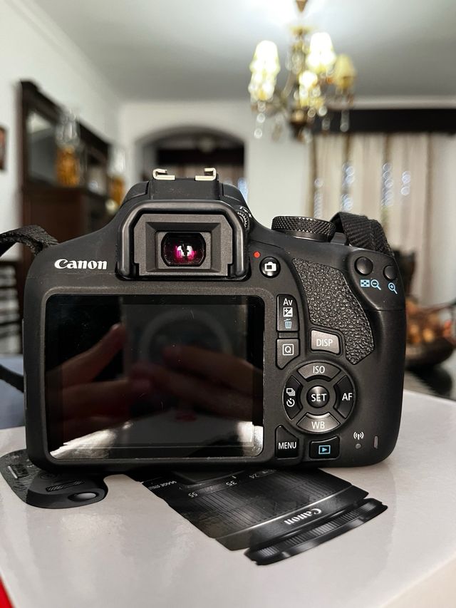 Canon EOS 2000D+18-55mm+Bolsa+Accesorios