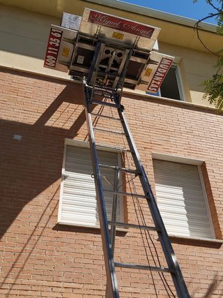 Escalera Montamuebles .