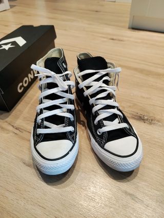 Converse negras altas