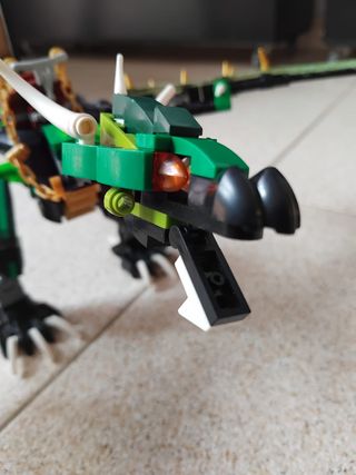 Lego Ninjago (70593), Dragón verde de Lloyd.