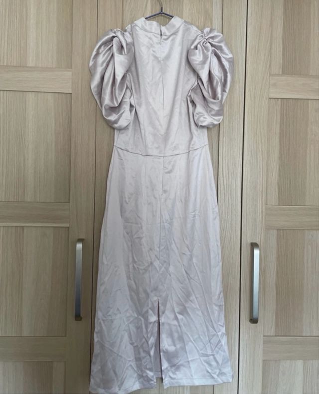 Vestido satén beige H&M M