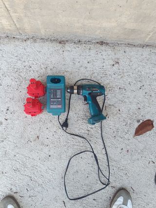 Trapano Avvitatore Makita + Batterie 
