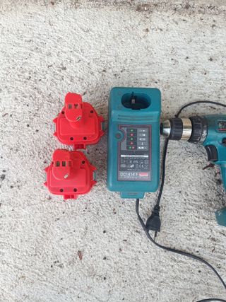 Trapano Avvitatore Makita + Batterie 