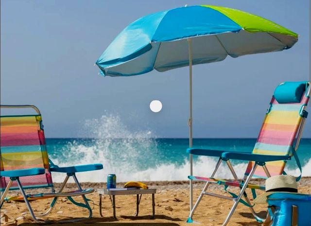  Alquilo sombrilla y sillas playa.