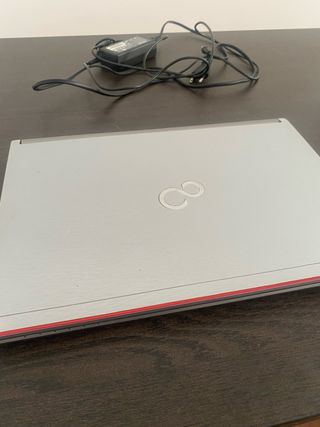 Portatil Fujitsu LIFEBOOK E744 i5,16GB 