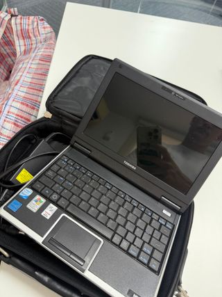 Toshiba NB Netbook - Portátil