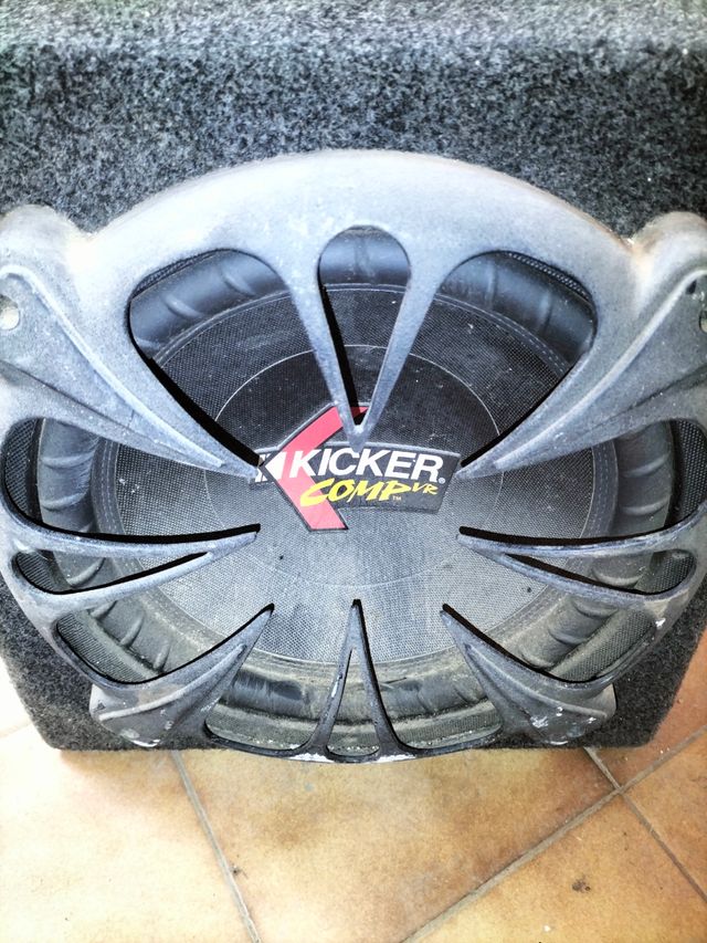 Subwoofer Kicker CompVR coche