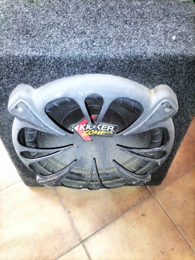 Subwoofer Kicker CompVR coche