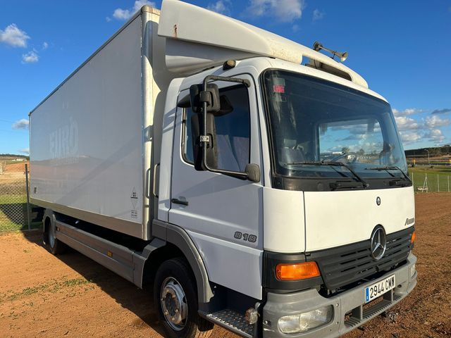 MERCEDES-BENZ 818 2003