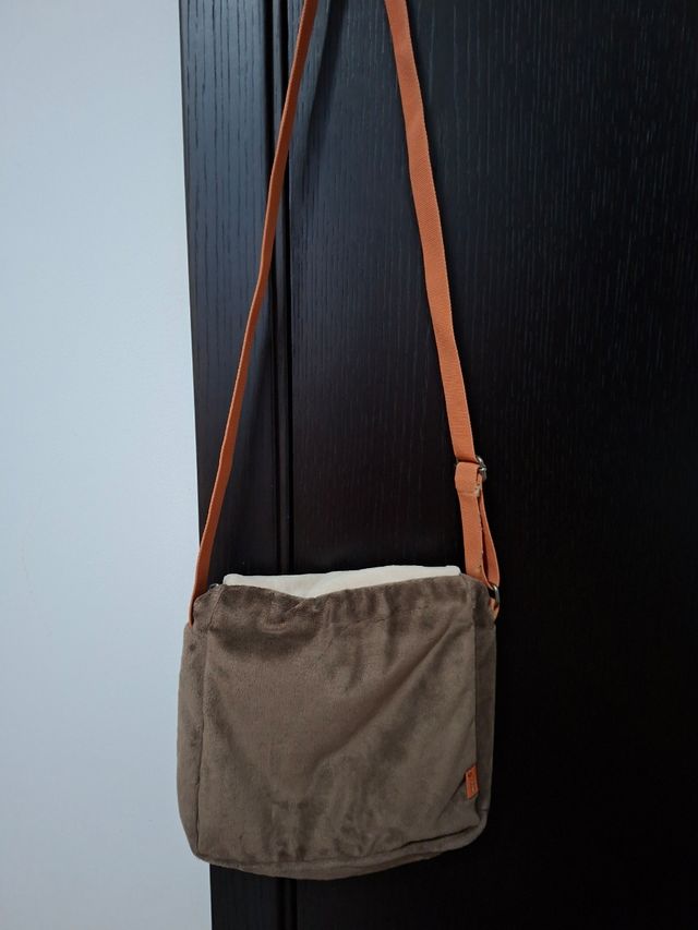 Bolso bandolera marrón beige