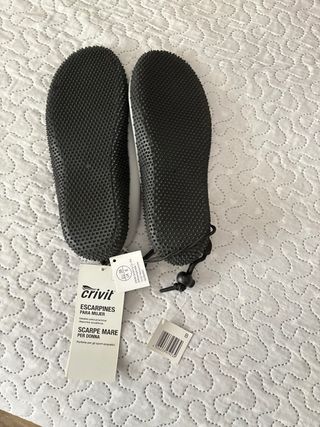 Escarpines Crivit grises - sin usar