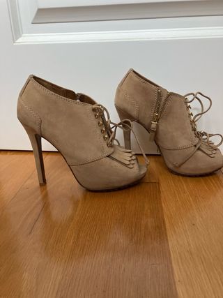 Botines Uterqüe beige, talla 38