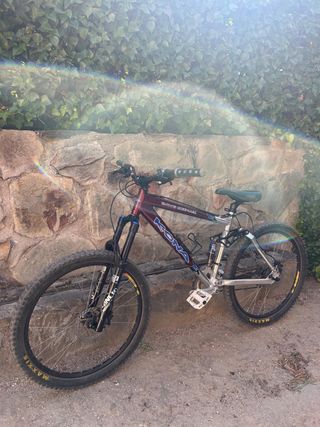 Bicicleta Kona  Dawg de luxe 26”
